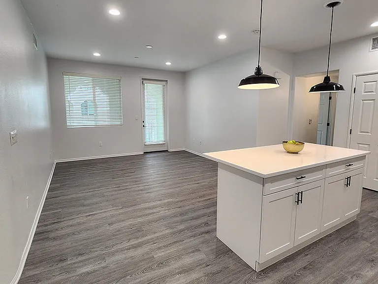 Placita Luxe Residences — Photo 10