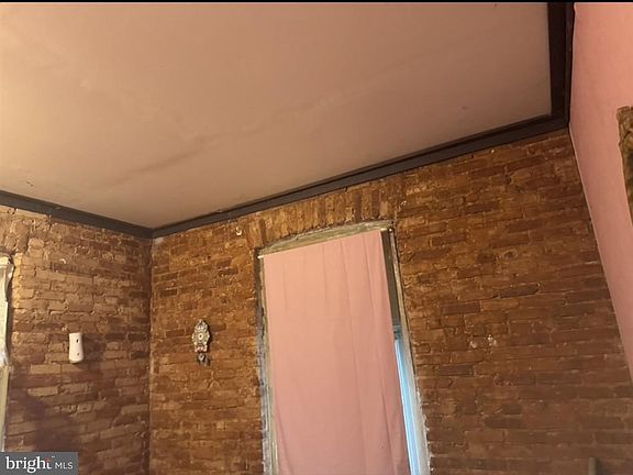 2nd image of 1404 Inverness Ave