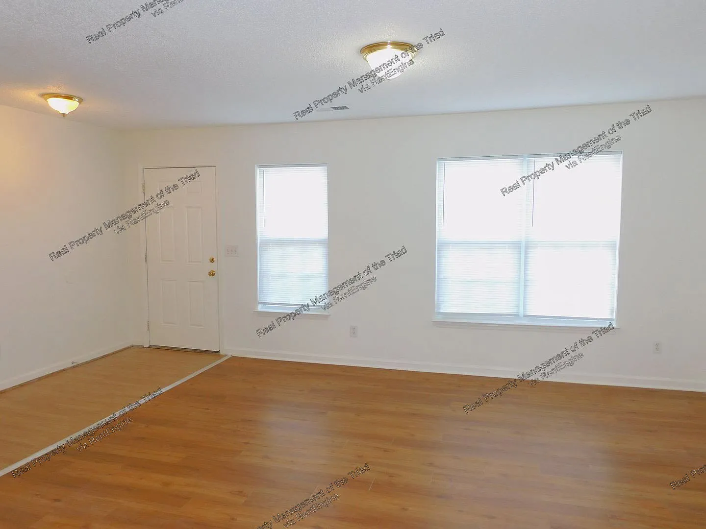 3 bed, 2.5 bath, 1280 sqft, $1,260 — Photo 2
