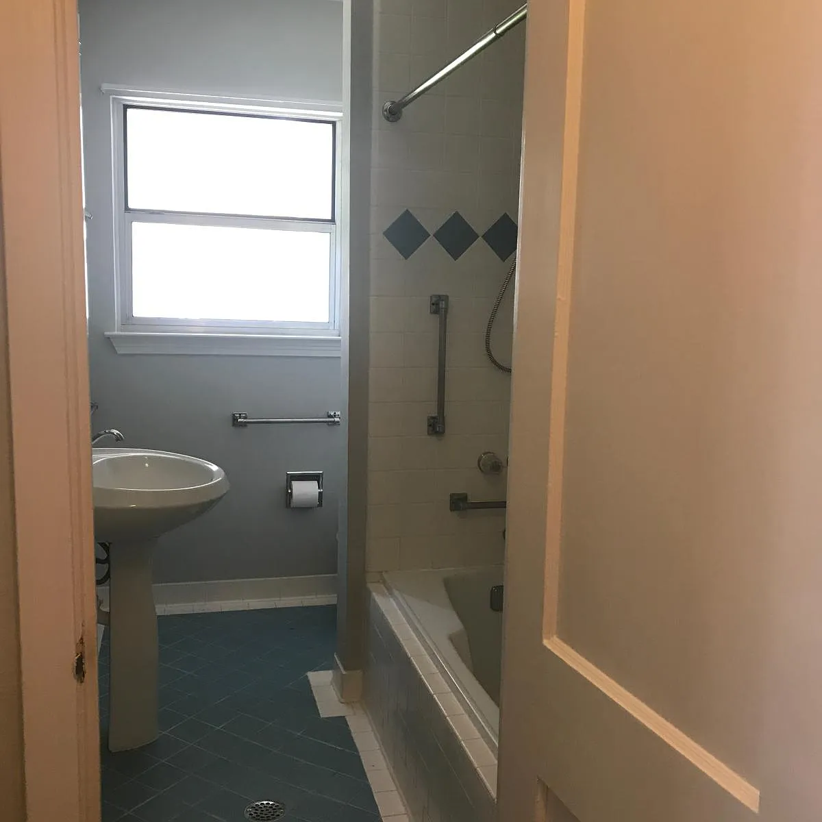 Full Bath - 3803 Rice Blvd