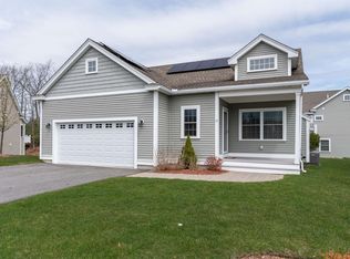 17 Crown Point Cir #17, Merrimack, NH 03054
