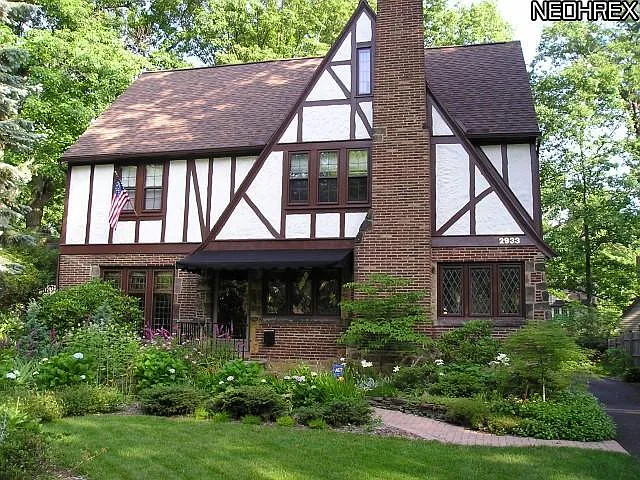 2933 Berkshire Rd photo 1