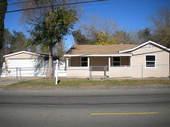 New Stucco and Vinyl Windows!
