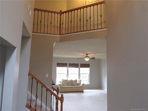 4th image of 206 Misty Arbor Ln