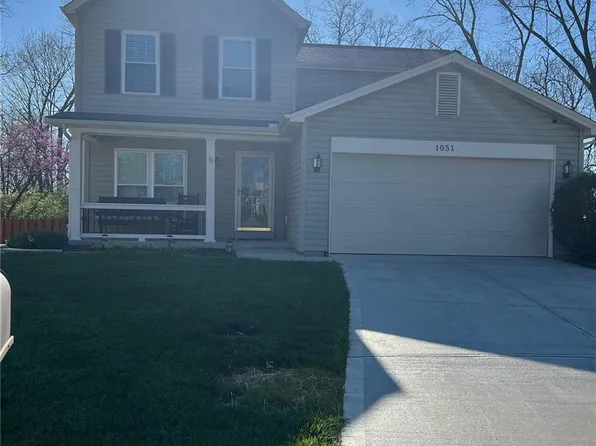 1051 Johanna Dr, Ballwin, MO 63021