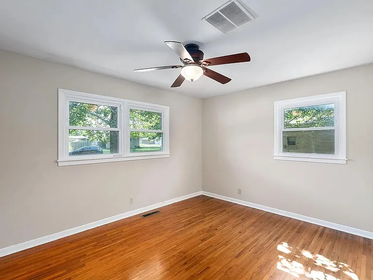 843 N Brownthrush Ln — Photo 7