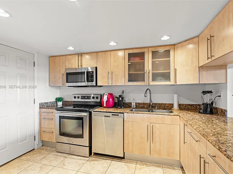 1170 NE 191st St #35 — Photo 7