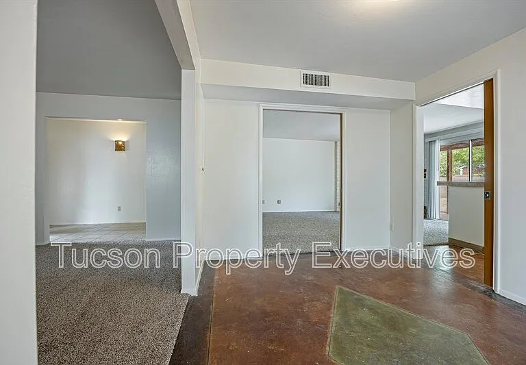 3534 N Palmer Dr — Photo 10