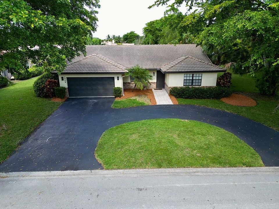 1st image of 1528 NW 107th Drive