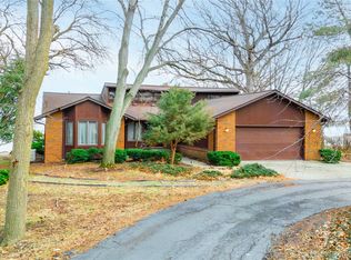 27981 Elba Dr, Grosse Ile, MI 48138