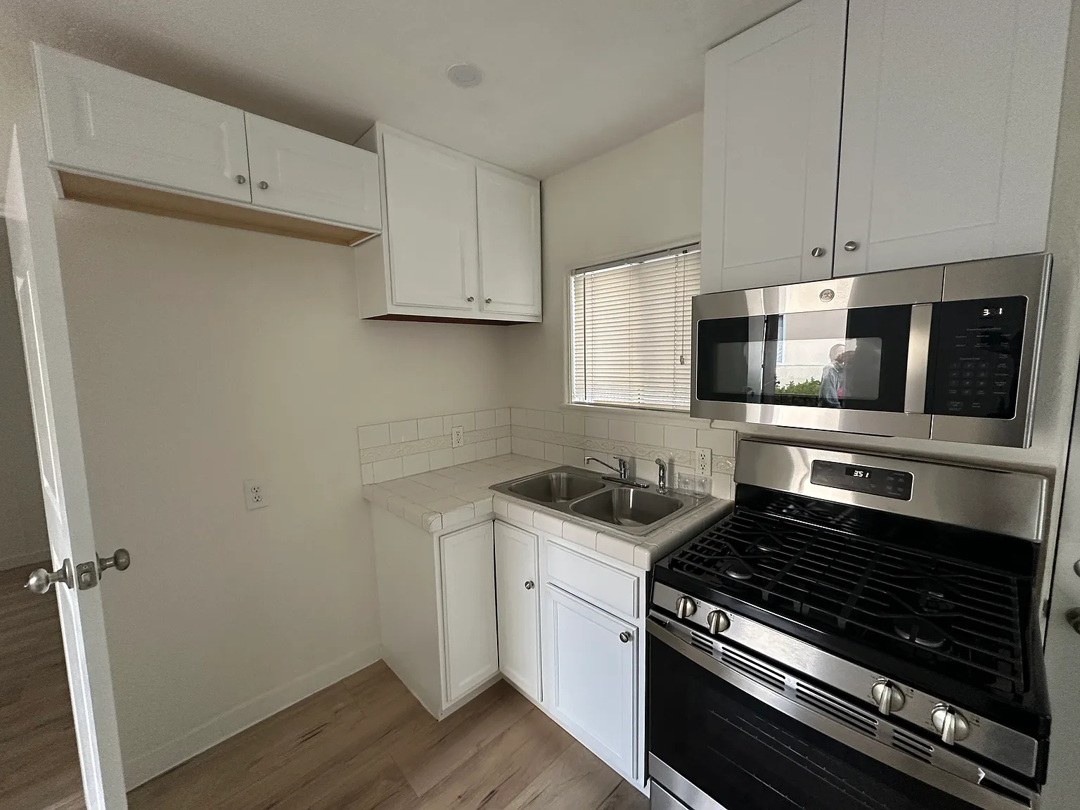 1 bed, 383 sqft, $1,750 — Photo 2