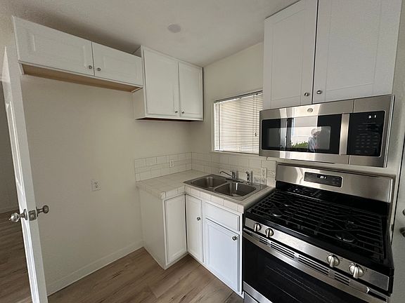 2nd image of 10254 Tujunga Canyon Blvd #E