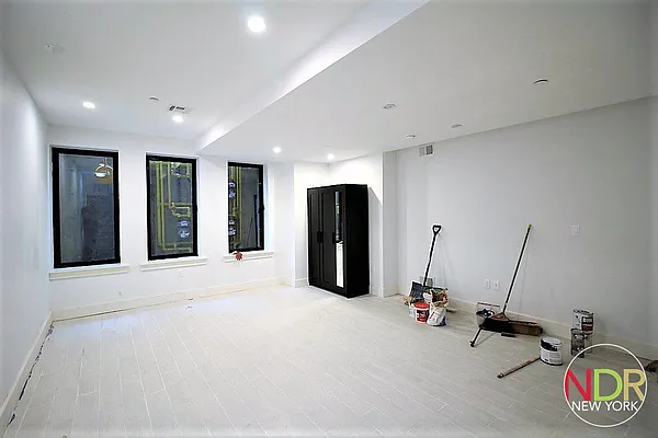 Rented by Next Door Realty NYC | media 21