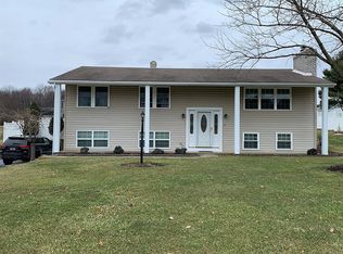 29 Stonegate Rd, Indiana, PA 15701