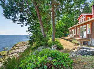 105 Island Park Dr, Southern Gulf Islands, BC V0N 1P0