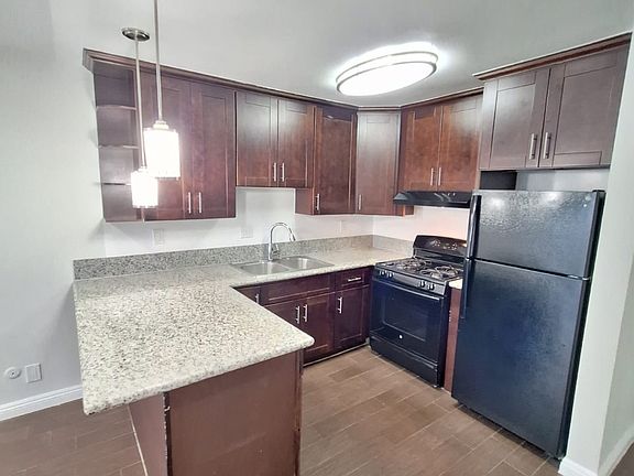 2nd image of 3100 Bellevue Ave #105