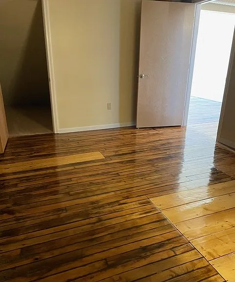 Victoria Riverside Townhouse Lofts — Photo 11