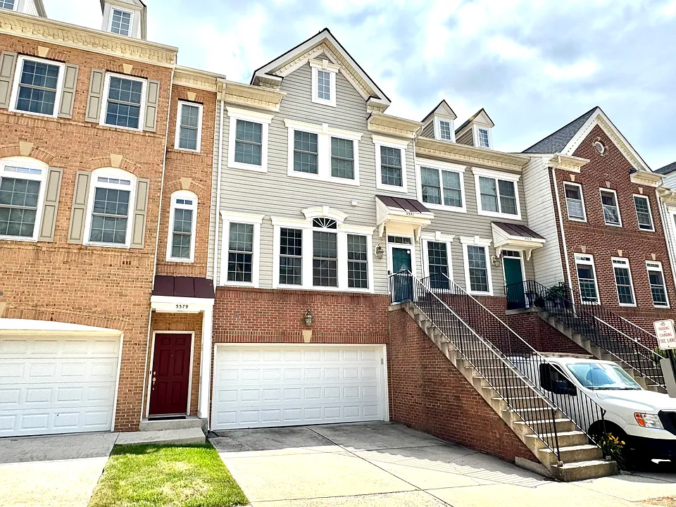 3381 Beechcliff Dr