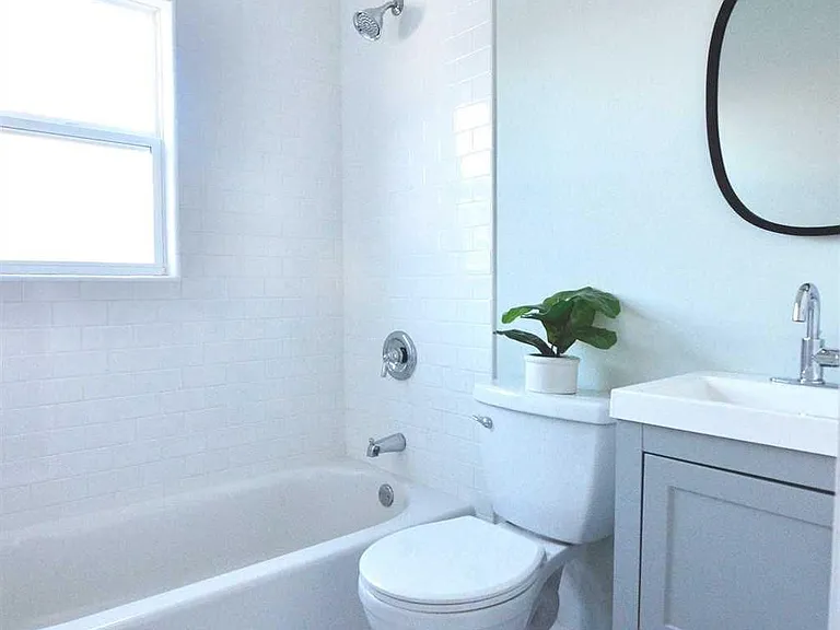 135 N Walnut St — Photo 12