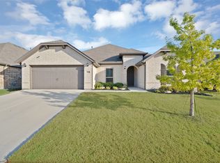 1066 Fleetwood Dr, Justin, TX 76247