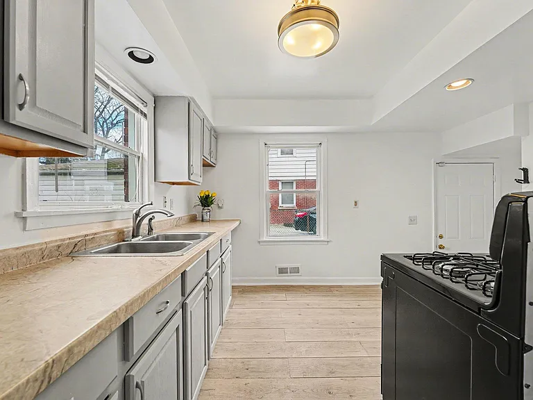 4142 Dearborn St — Photo 5