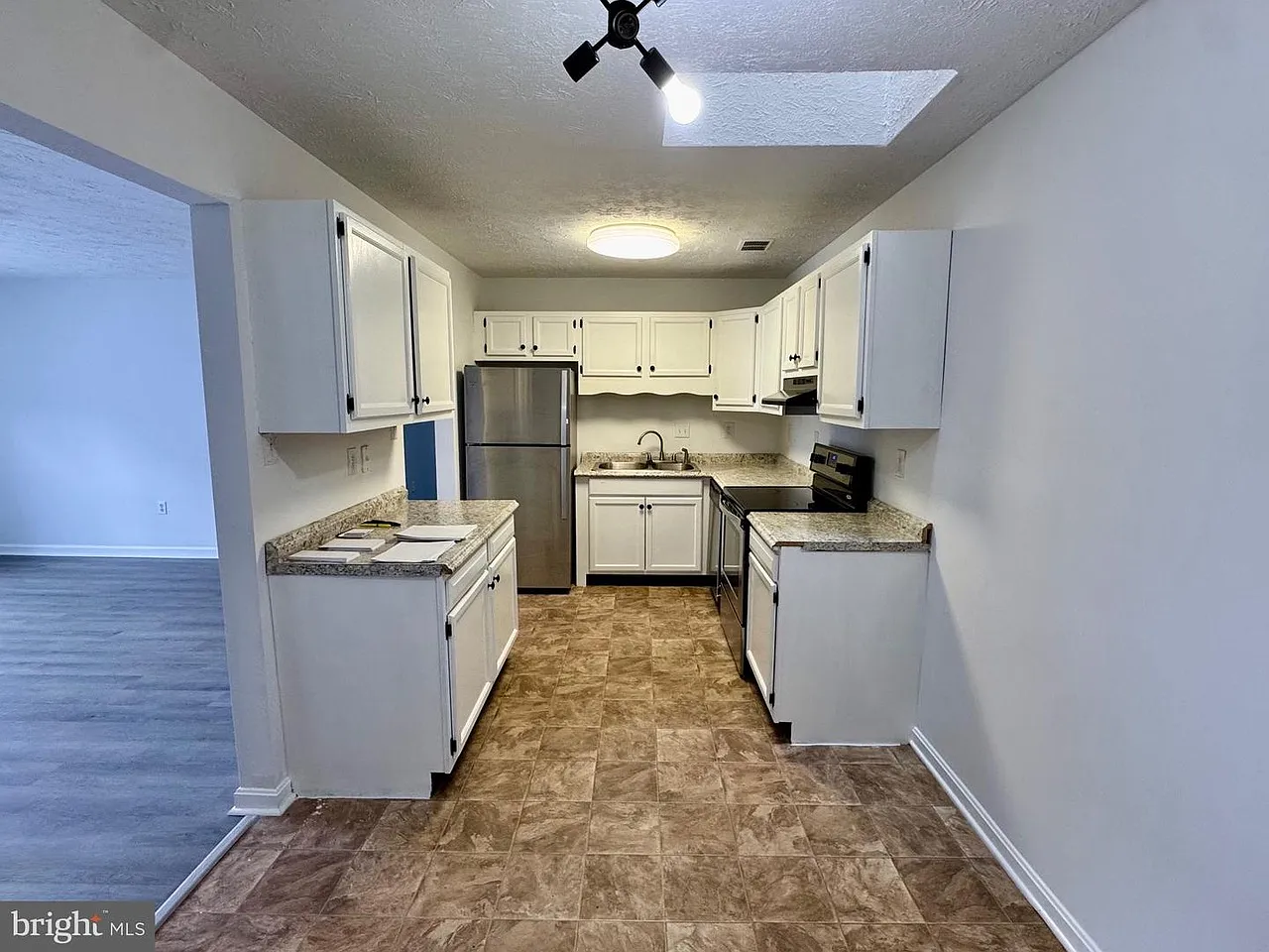 1290 Ox Rd — Photo 4