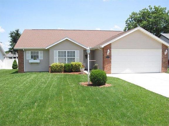 2nd image of 215 Pickett Ridge Ct