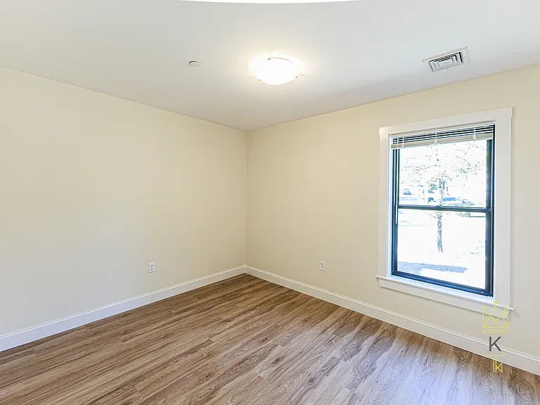 460 Washington St #1 — Photo 6