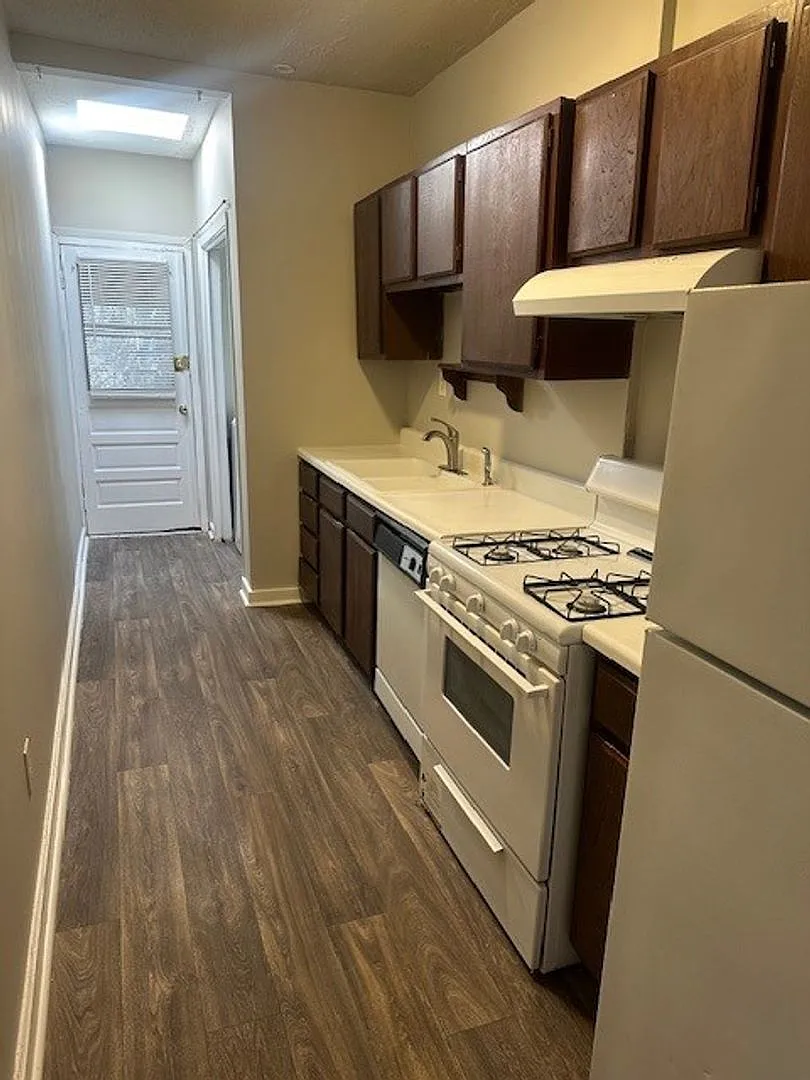 691 Durant Place — Photo 4