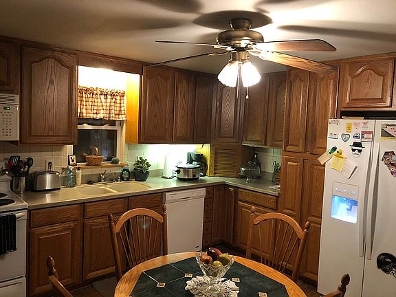Big eat-in kitchen 
