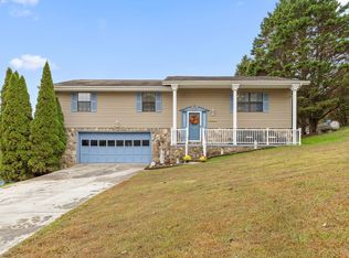 37 Robert E Lee Dr, Ringgold, GA 30736