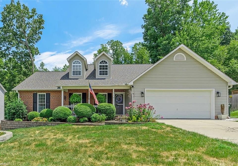 1st image of 218 Camden Woods Dr