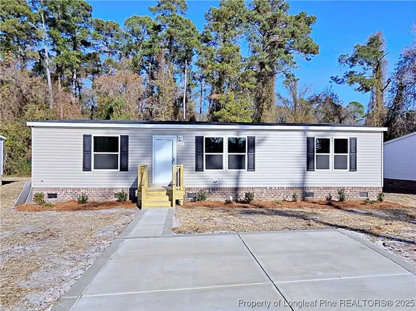 4055 Lodge Dr, Wade, NC 28395