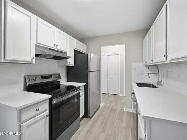 127 Amberly Drive #C, Manalapan, NJ 07726