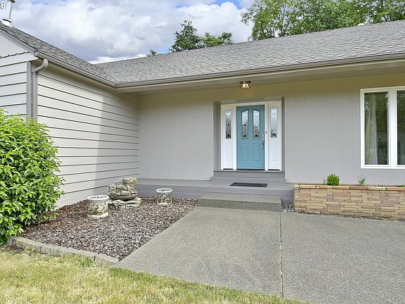 4th image of 3903 NE 49th St