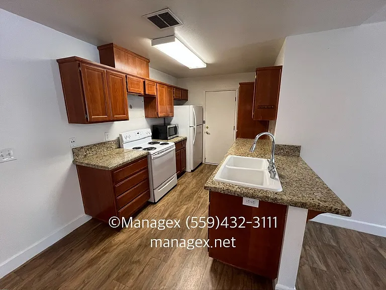 768 Spruce Ave #101 — Photo 7