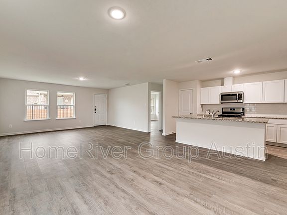 4th image of 7015 Phoenix Dr
