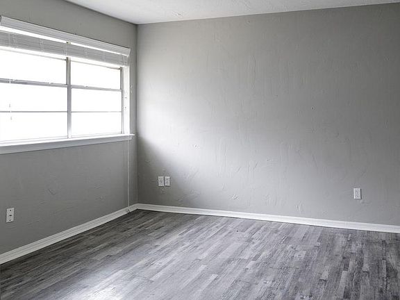 Bedroom at Camden Oaks