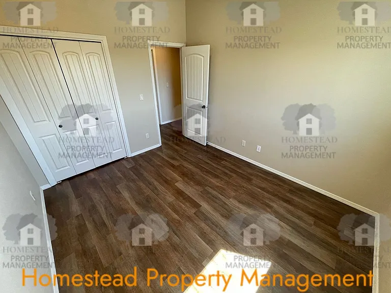 1449-1451 Northgate Dr — Photo 20