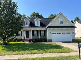 249 Thorncliff Dr, Raeford, NC 28376
