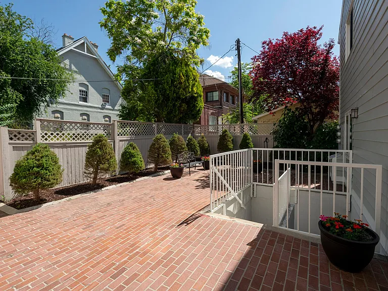 525 E 2nd Ave #7 — Photo 22