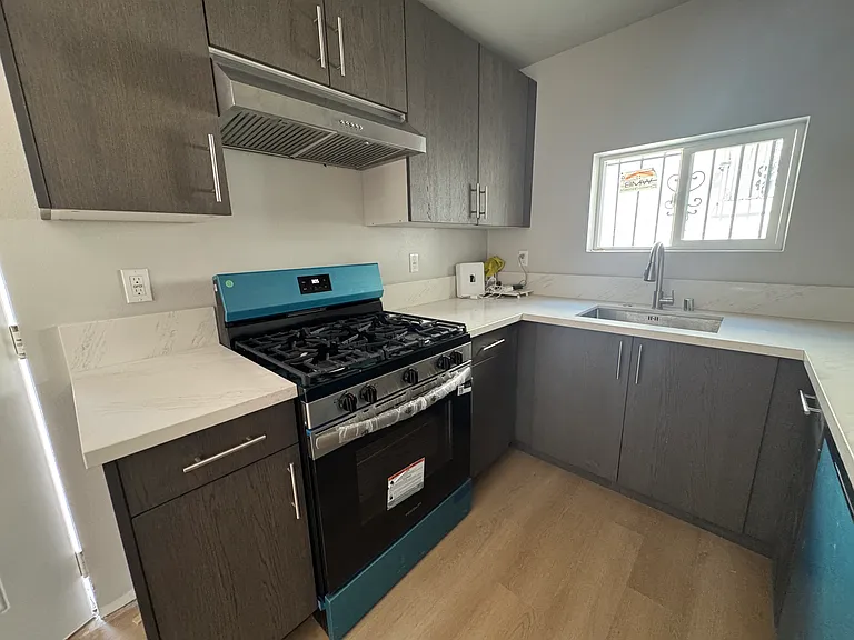 2621 Hillcrest Dr #1/2 — Photo 8