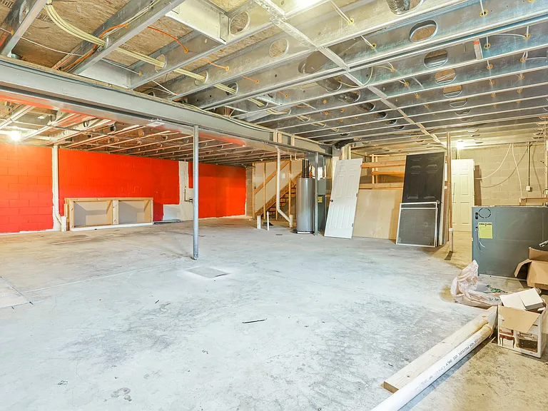 920 Sara Ct #920 — Photo 43