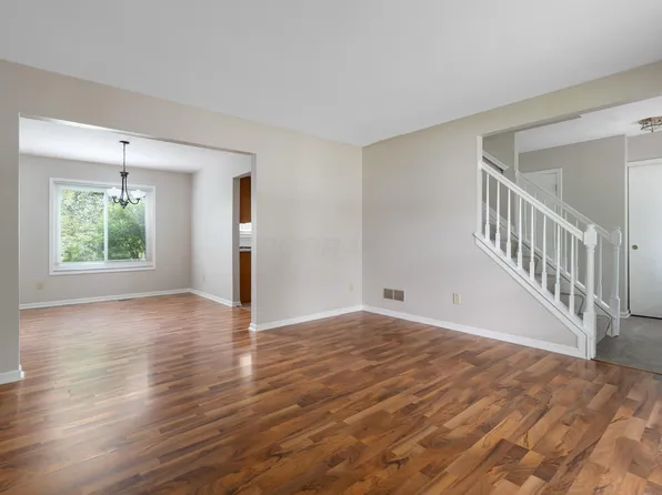 1901 Westwood Dr, Lewis Center, OH 43035