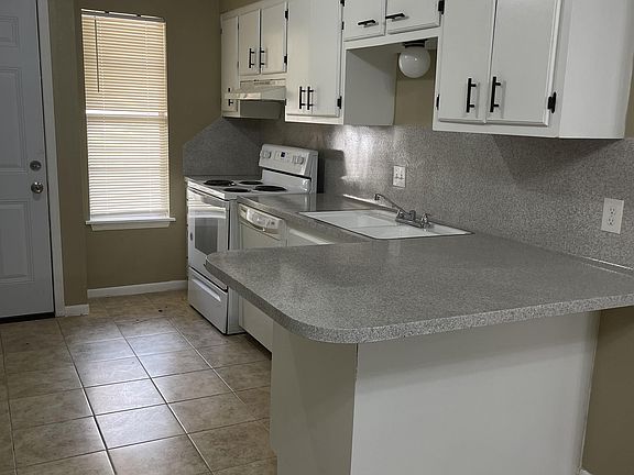 3rd image of 1902 Wildwood St APT B