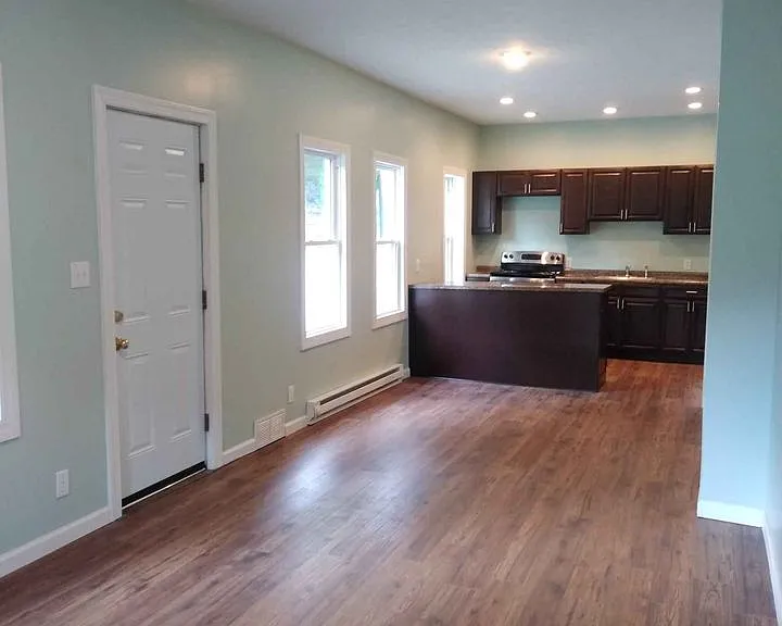 139 Main St #B — Photo 2