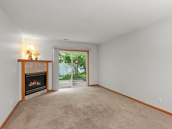 4th image of 1022 17th Ave SE