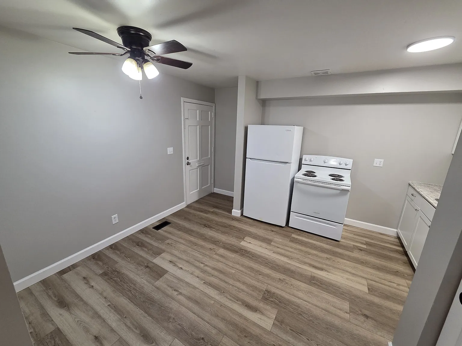 2 bed, 857 sqft, $1,000 — Photo 4