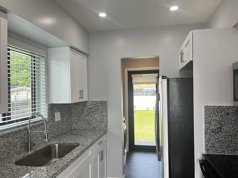 11535 SW 139th Ter — Photo 4