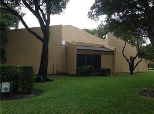 1280 NW 98th Ter, Pembroke Pines, FL 33024